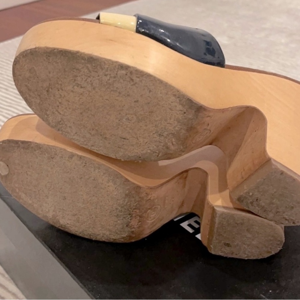 CHANEL wooden heel Sandal - Picture 4 of 5